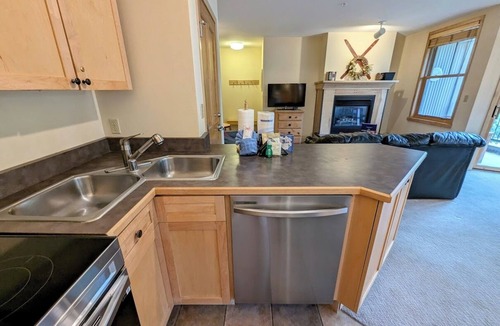 River Run Condo | Great Location! Walk to Slopes, Dining, Shops!