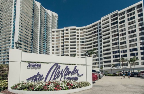 Hollywood South Central Beach Apartment | GREAT OCEAN FRONT 1br-1 1/2 bath Condo For Rent (HOLLYWOOD BEACH)