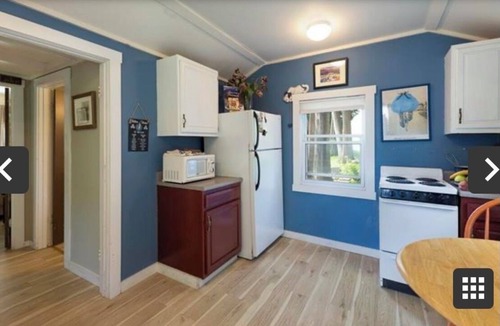 South Hero Cottage | GREAT RATES! CHARMING DOG FRIENDLY LAKESIDE COTTAGE