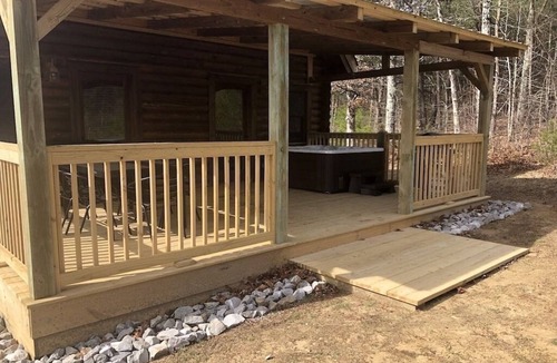 Spencer Cabin | Great rates for a 2B-2B cabin by Fall Creek Falls! Hot tub, fireplace and more!