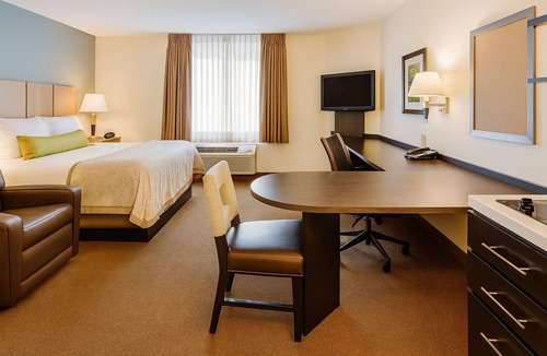 Somerset Hotel | Great Relaxing Overnight Stay! Spacious unit. Minutes away to Billy Bob's Texas