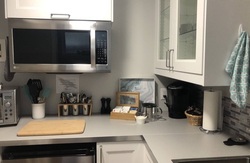 Yellowknife Apartment | Great Slave Lakeside B&B