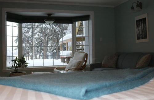 Yellowknife Bed & Breakfast | Great Slave Lakeside Bed & Breakfast