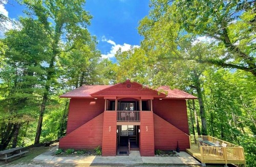 Bryson City Cabin | Great Smoky Mountain Cabin - Spring Outdoor Fun & Adventure