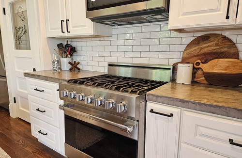 Lewistown House | Great Space-Blocks from Downtown! Lots of Parking. No Cleaning Fees.