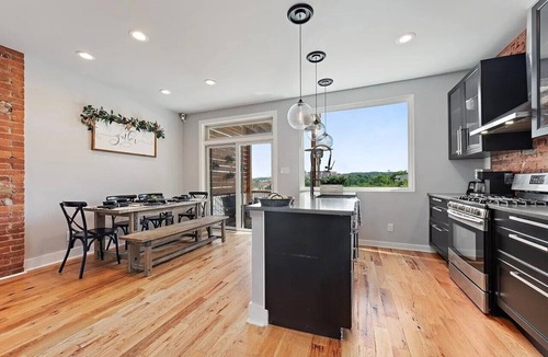 Pittsburgh House | GREAT SPACE & location! 2-bedroom row-house with backyard in vibrant Pittsburgh!