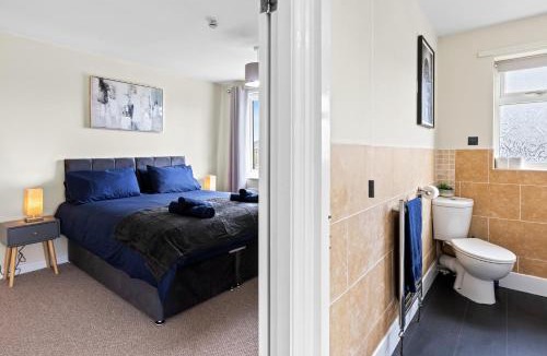 Great Sutton House | Great Sutton House Perfect for Contractors