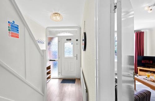 Great Sutton House | Great Sutton House Perfect for Contractors
