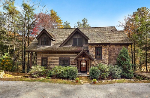 Lake Toxaway House | GREAT time for an Escape to Nature's Elegant Lakeside Mountain Retreat 6br/8bath