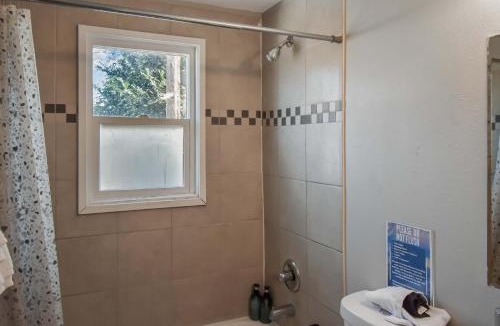Dupont Apartment | Great Updated King Bed Near Denver Sports field and concerts