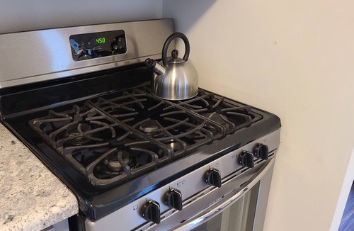 Carol Stream House | Great Value 3BR 2.5BA Game Rm Free Park, Safe Area