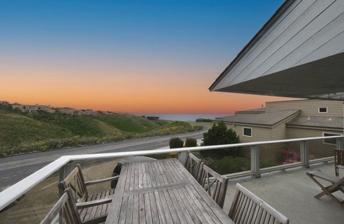 Bodega Bay House | Great Value - in Bodega 4/Bedrooms/4Baths, Hot Tub/Pool Table on BB Golf Course