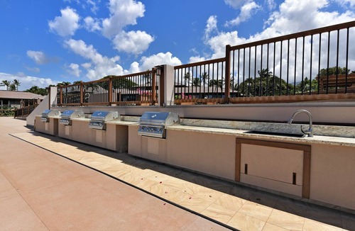 Kaanapali Condo | Great value Sleeps 3, Private Beach Club, walk Kaanapali Beach, Gym