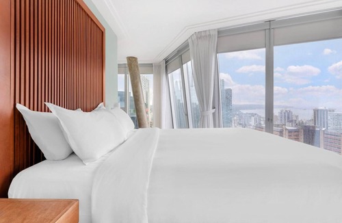 Downtown Vancouver Hotel | Great value! Top rated in heart of downtown Vancouver near shops, dining & shows