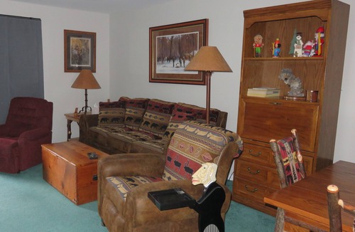Ellicottville Apartment | GREAT VIEW OF SLOPES & LIFTS--- 500 YARDS AWAY-- AS LO AS $119 A NITE