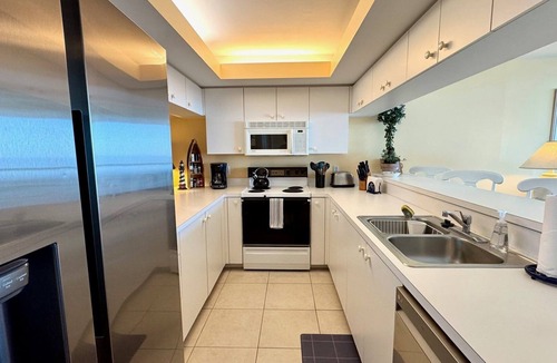 Park Shore Condo | Great views from this 12th floor condo! - CL1202