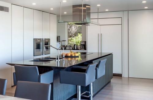 Brentwood House | Great views. Modern Contemporary Home in Brentwood