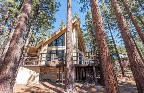 South Lake Tahoe House | Great wooded location within Walking Distance of Heavenly! 1360K