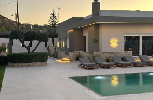 Prasas Villa | Green Acre Villa