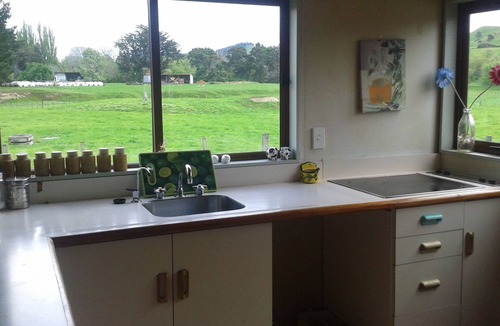 Gladstone House | Green Barn accommodation on a working farm in the heart of Gladstone.