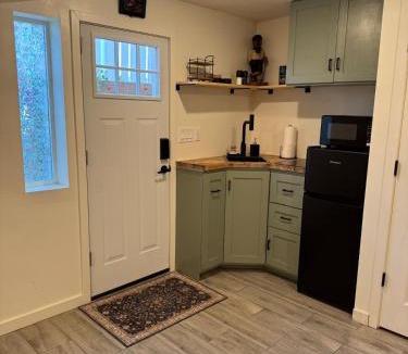 Draper Apartment | Green Clover Hideaway