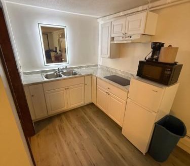 Old Orchard Beach Hotel | Green Dolphin