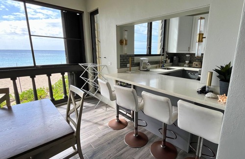 Estate Two Brothers Condo | Green Flash by the Sea