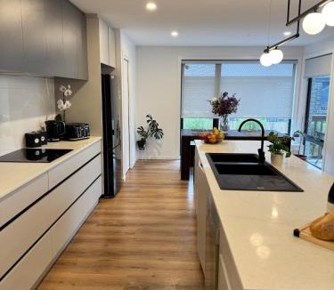Rokeby House | Green Hill Views - Family Home close to Hobart