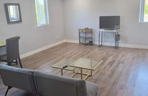 Downtown Los Angeles House | Green HomeStay