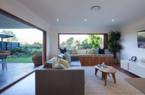 Mount Coolum House | Green House