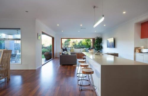 Mount Coolum House | Green House