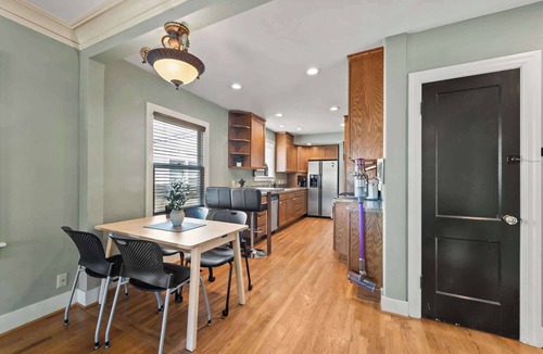 Green Lake House | Green Lake 2B Upper Unit with parking