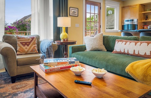 Green Lake House | Green Lake Getaway - Modern Comforts, Ideal Location - A Great Seattle Escape!
