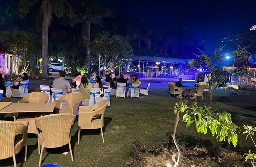 Knowledge Park III Hotel | Green Leaf Cafe And Home Stay