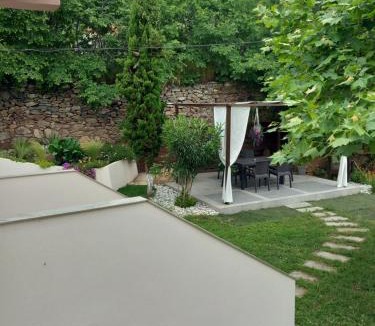 Eleftheres Villa | Green Meadow