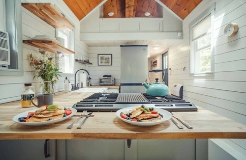 Jamaica House | Green Mountain Tiny House: a mountainside retreat