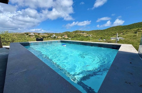 Flamenco Apartment | Green Oasis & Pool - Culebra