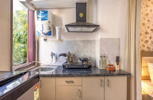 Sector 40 Apartment | Green Oasis , Spacious & Calm.