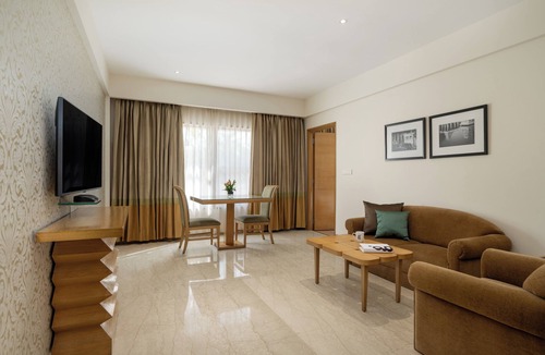 Vadapalani Hotel | Green Park Hotel
