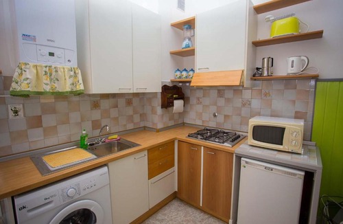 Barriera Vecchia-San Giacomo Apartment | Green Rainbow