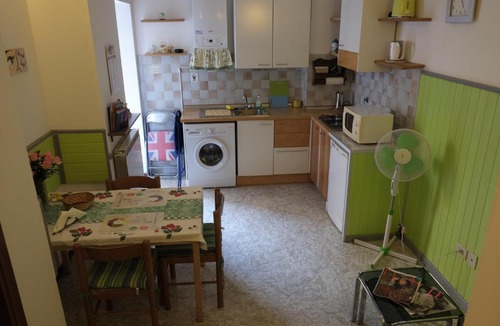 Barriera Vecchia-San Giacomo Apartment | Green Rainbow