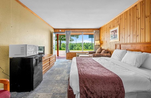Saluda Hotel | Green River Lodge