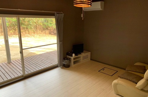 Shima House | Green Room