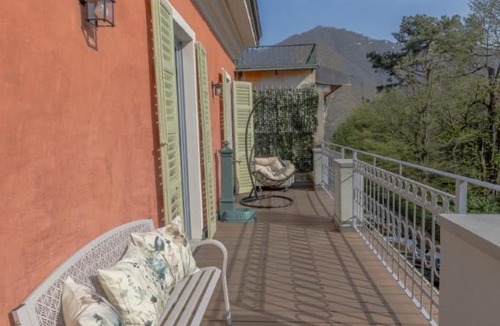 Cernobbio Apartment | Green Terrace in Cernobbio center
