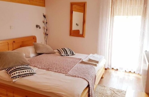 Jezerce Apartment | Green Valley Guesthouse in Jezerce