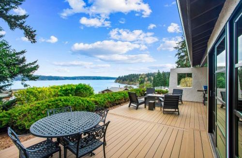 Greenbank House | Greenbank Horizon Home - Water Views