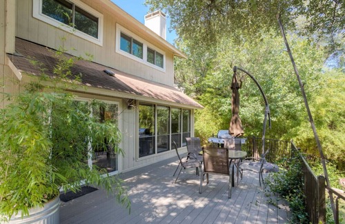 Barton Hills House | Greenbelt Access & Views, Close to DT