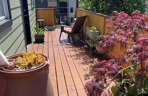 Greenwood Apartment | Greenlake Skyloft - perfect for your getaway
