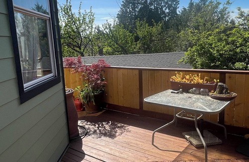 Greenwood Apartment | Greenlake Skyloft - perfect for your getaway