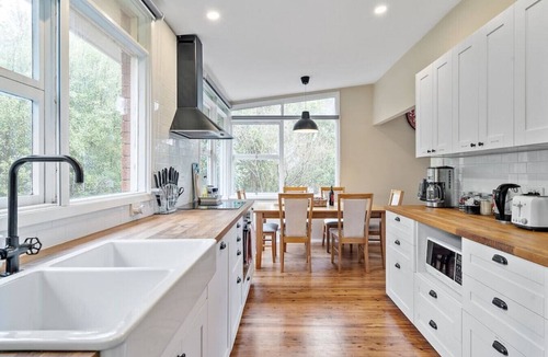 Wentworth Falls House | GreenLeafRetreat-Pets Welcome/Free Parking-Close 2 Katoomba/Leura/Blue Mountains